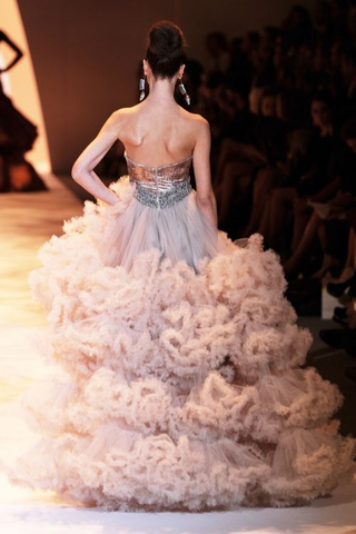 Illustration for article titled Christian Siriano Spring 2011: Romance, Drama, Ferosh!